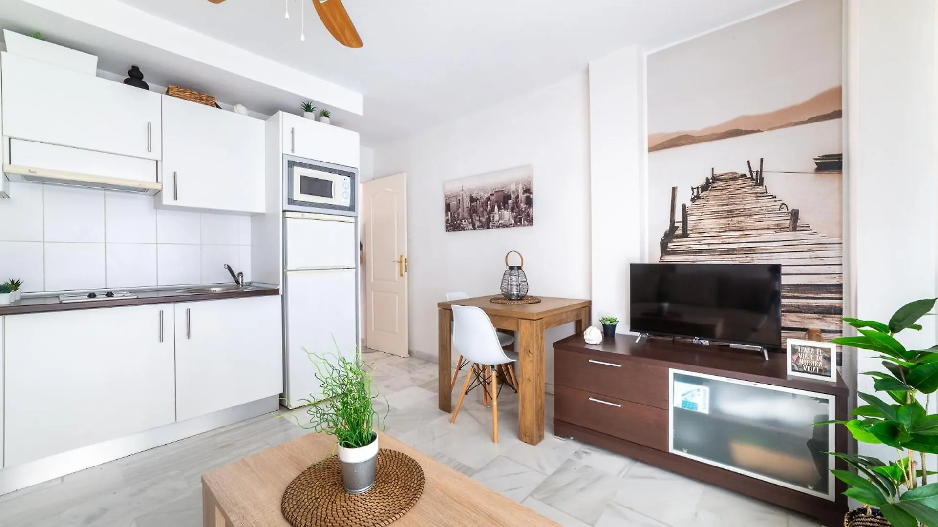 Apartamento Cerca De Una De Las Mejores Playas. Apartment Roquetas de Mar 0*,  Spain