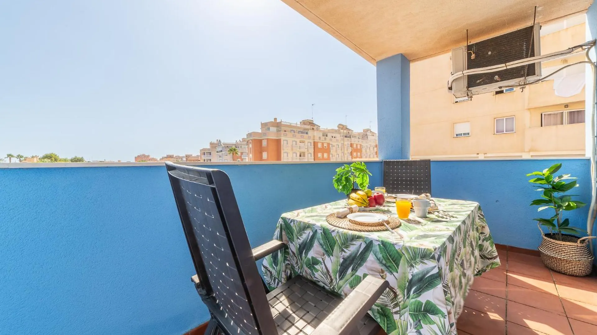 Apartamento Cerca De Una De Las Mejores Playas. Apartment Roquetas de Mar Spain