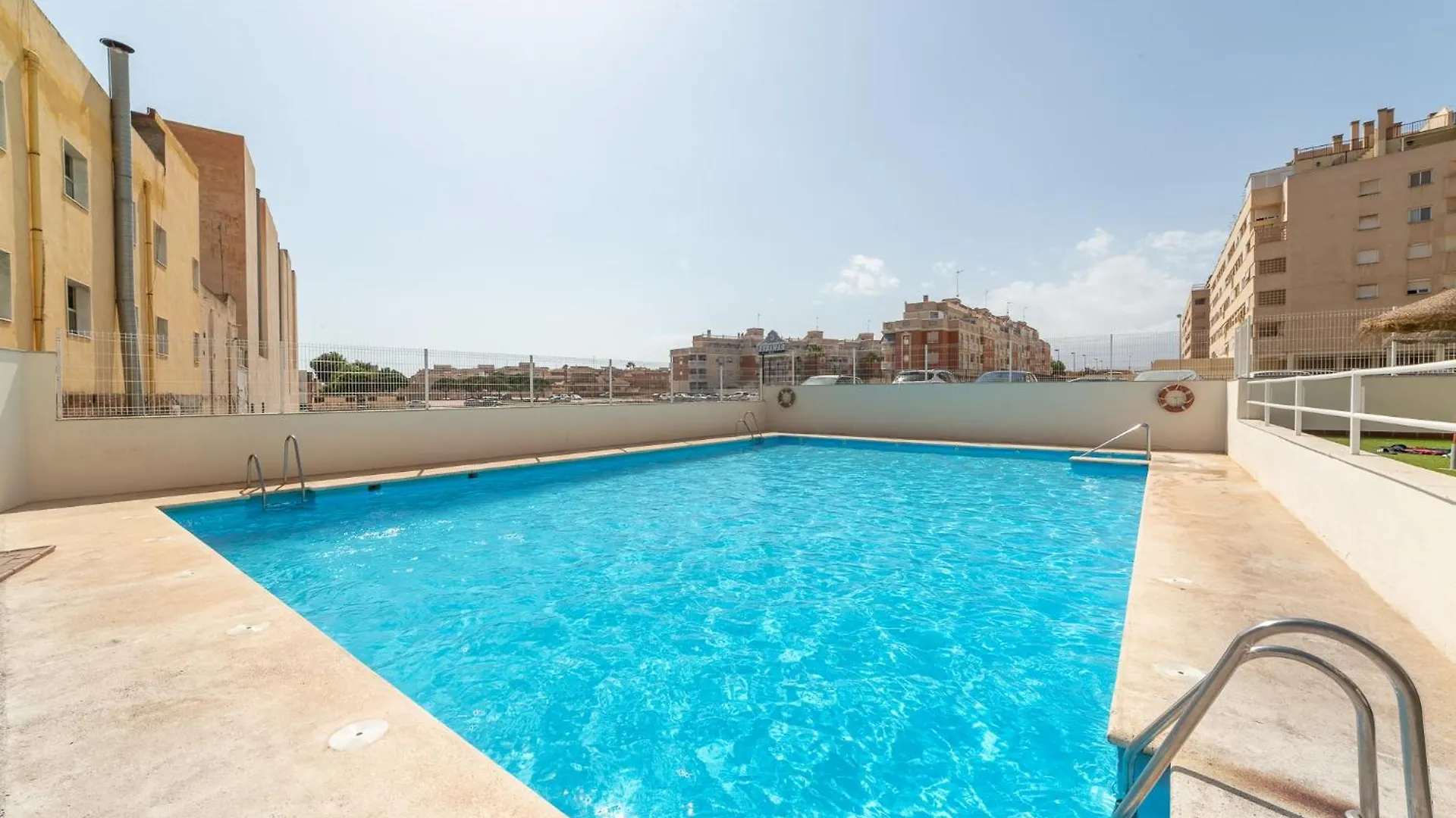Apartamento Cerca De Una De Las Mejores Playas. Apartment Roquetas de Mar